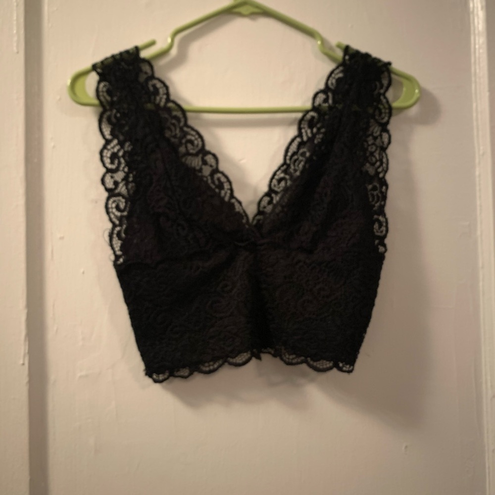 Bebe lace crop top
